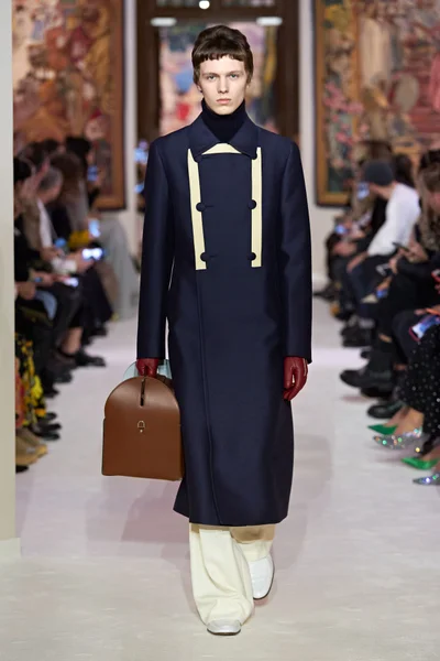 Look 17